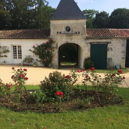 Le Logis Du Plessis Bed and Breakfast Chaniers Εξωτερικό φωτογραφία