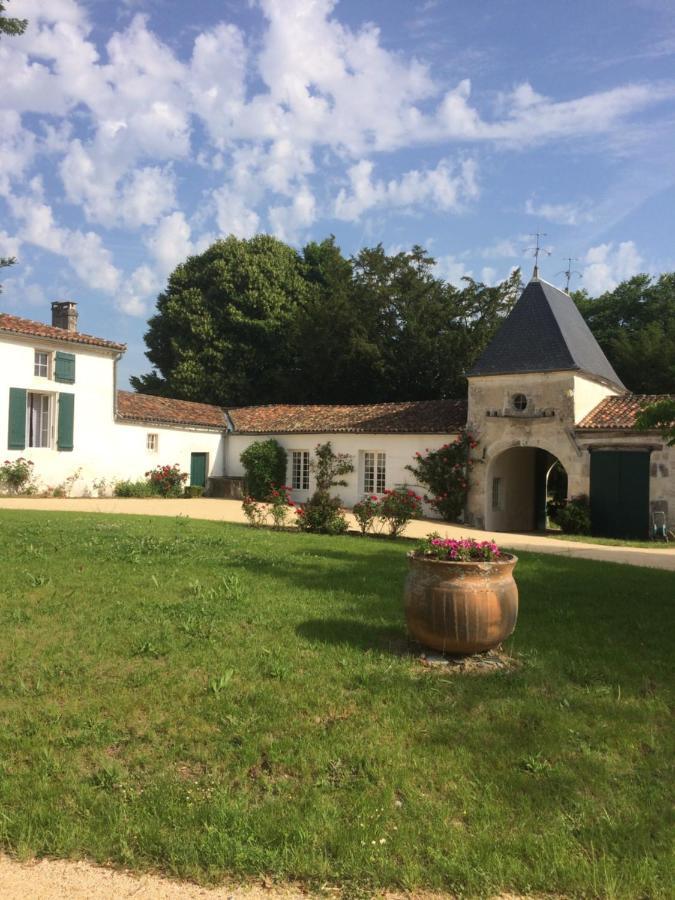 Le Logis Du Plessis Bed and Breakfast Chaniers Εξωτερικό φωτογραφία
