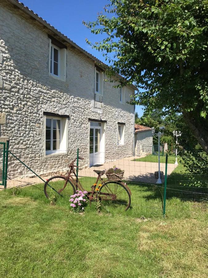 Le Logis Du Plessis Bed and Breakfast Chaniers Εξωτερικό φωτογραφία